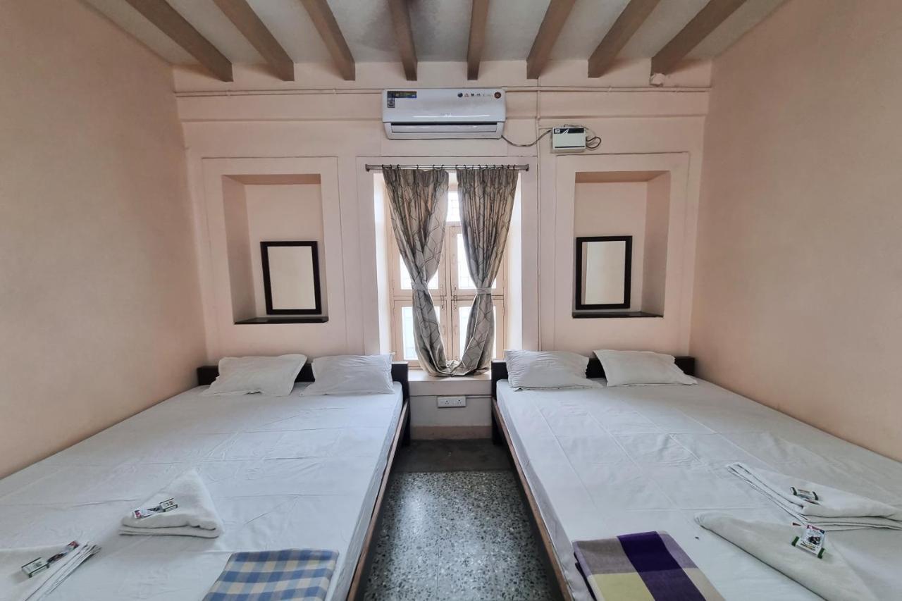 Sowmya Lodge Tiruchirappalli Exterior foto